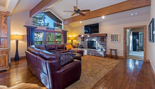 4BR Incline Village Lake View, Hot Tub & Pool Table