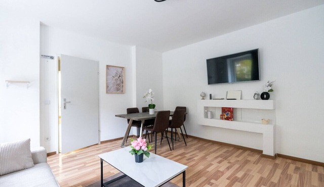 55 m² I 2 Rooms I Up to 5 Guests I Near Vienna