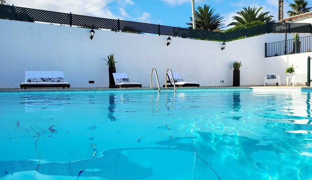 A six-person home with a private pool in the village of Biscoitos