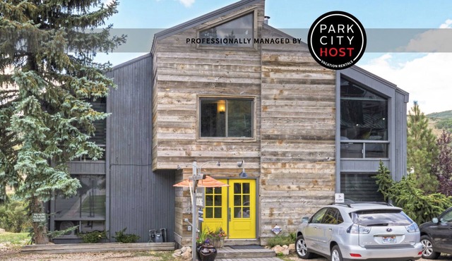 Acorn Chalet #4 - Walk to PC ski base! STUDIO!