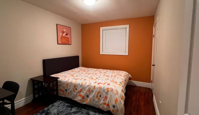 Affordable Downtown Private Room in a House (Ferdowsi)