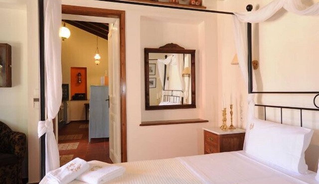 Agapi, A Beautiful small apartment with big veranda, perfect for a couple