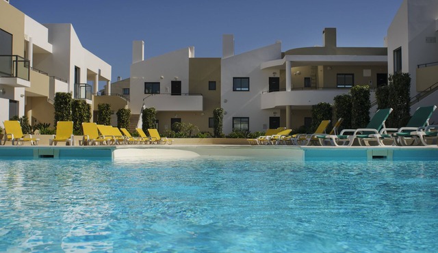 AlburVillage, Quality, Luxury, New, 2 bedrooms, ground floor, swimming pool, Solarium, Free Wifi