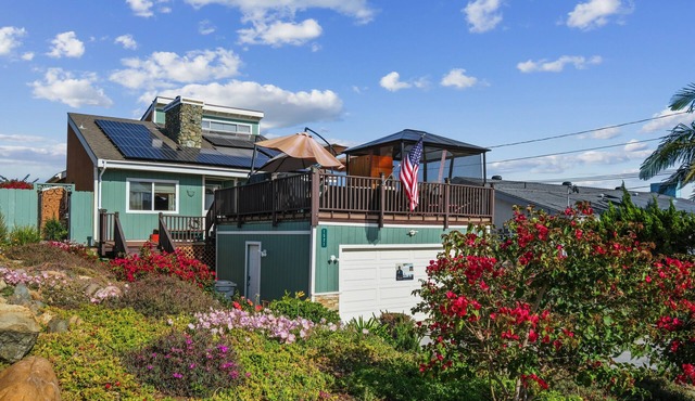 Amazing 4 BDRM 2 Bath Home With Breathtaking Views!