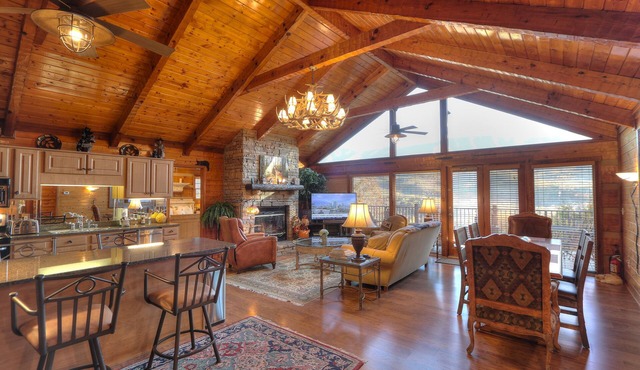 Amazing View -Smoky Mountain View Getaway ~ Cozy Feel, Like Home!