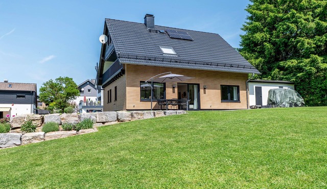 Apartment 'Design- Mit Garten' with Private Terrace, Shared Garden and Wi-Fi