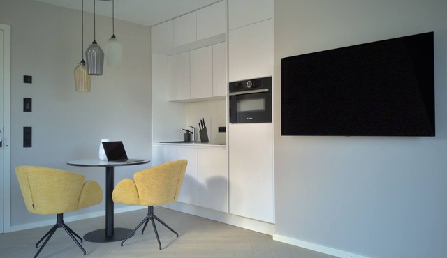Apartment-Ensuite with Bath-Balcony