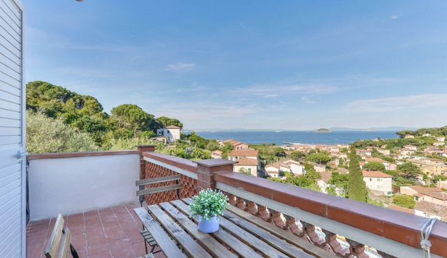 Apartment 'Il Gioiello Del Mare' with Sea View, Wi-Fi and Air Conditioning