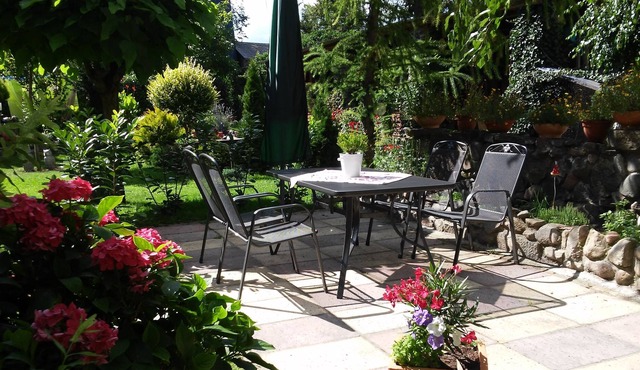 Apartment Leest No. 2, country style, sitting area + grill, former farm, by the lake, 85sqm