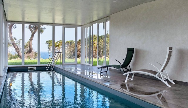 Apartment "Rocha do Mar 2" with Sea View, Shared Pool & Wi-Fi