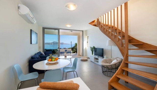 Ashlin Seaside Luxury Apartment