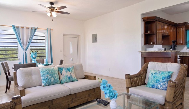 Azure at Bayview - Perfect for a guest or couple and near to Shoal Bay Beach!