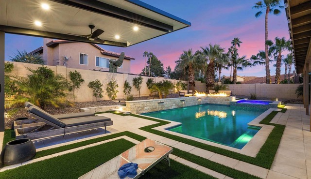 Backyard Bliss: Firepit, Putt, Play, Pool & Spa!