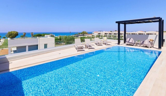 Beach Sand Villa 2 - Beachfront Roof Pool Seaviews