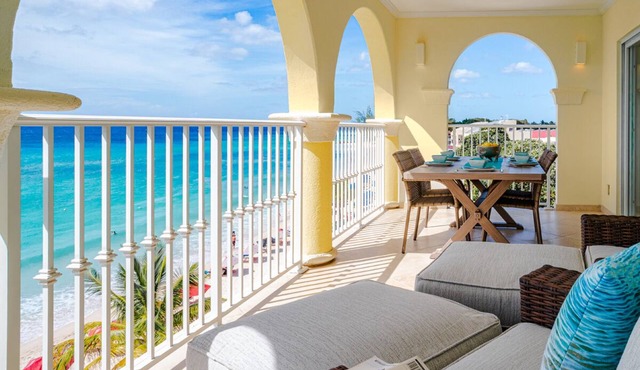 Beachfront 2-bed Apt with two pools - Sapphire 401