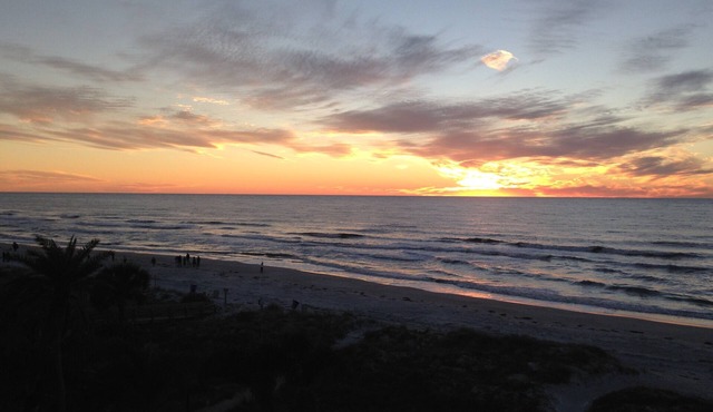 Beachfront Condo w/breathtaking full ocean & pool views, Top Flr, Small complex