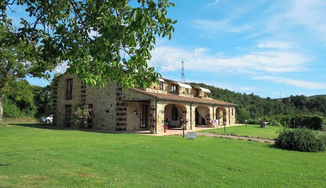 Beautiful apartment for 6 people with pool, WIFI, TV and patio