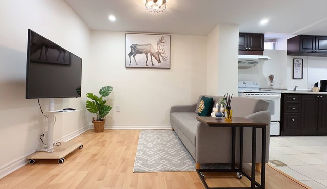 Beautiful Cozy Private Entry Basement Apartment