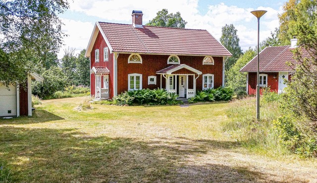 Beautiful home in Lammhult with sauna