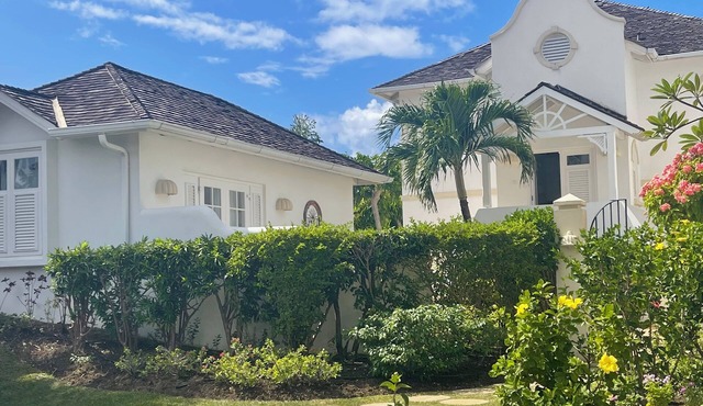 Beautiful Villa with Stunning Sea View. Two pools, floodlit tennis/padel, gym.