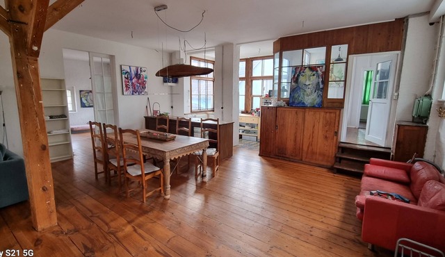 Bele floor with a beautiful lake view