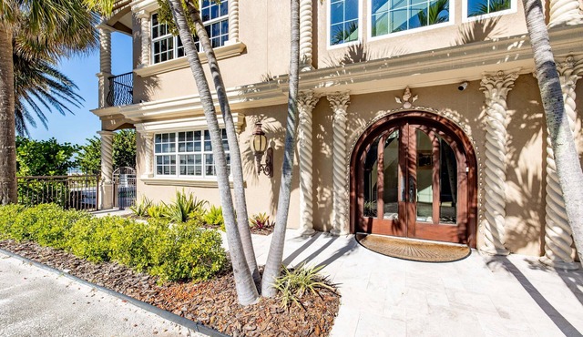 Belle Maison Beach Front Home With Private Pool