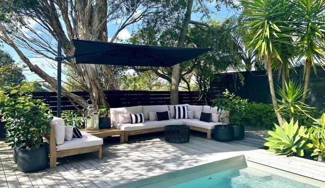 Birkenhead Point Villa with Pool - only 15mins walk to ferry to CBD!
