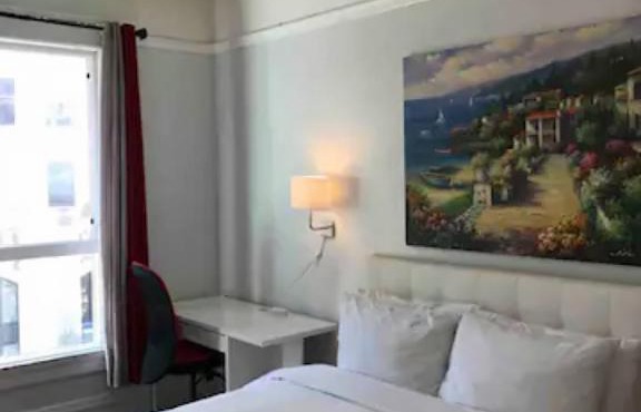 Blue Hotel