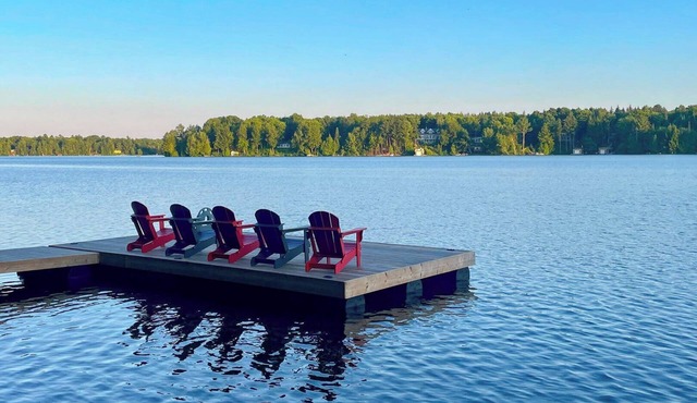 Blue Jay Getaway - Four Bedroom Cottage, Sleeps 9