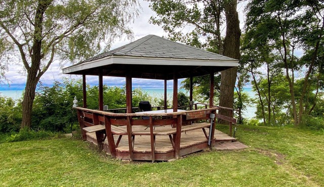 Bluewater Sunset - Private Lake Access, Hot Tub
