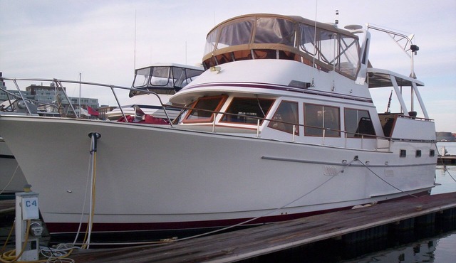 Boston Harbor Waterfront Yacht Escape near Freedom Trail 2B/2B sleeps 6 AC/Heat
