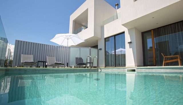 Brand New S&K VILLAS - VILLA K , 150M From Kalamaki Beach & 5.5 Km from Chania