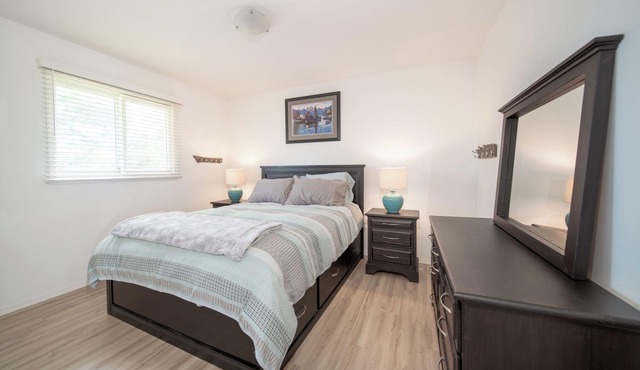 Bright & Convenient b/w 2 Parks; Perfect for Sports weekend or Family getaway