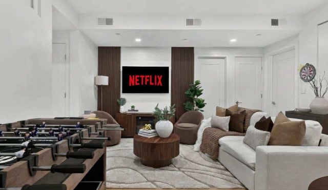 Brookline Lux | Rooftop Fenway T BU BC Simmons