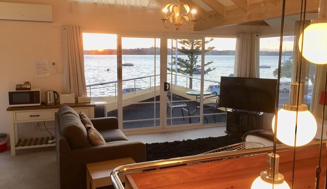 Bucklands Beach Waterfront Motel