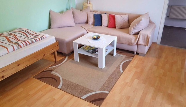 Bungalow in the Green with Garden View, Wi-Fi, Terrace & BBQ