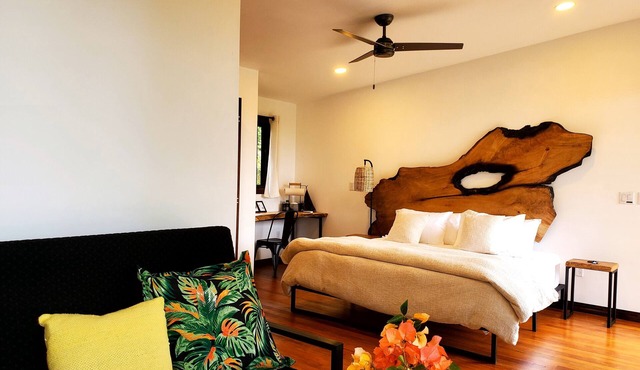 Cabana 3 -Modern amenities cabin, on the banks of the Belize River