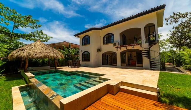 Casa 48· Poolside Relaxing Retreat Near the Beach