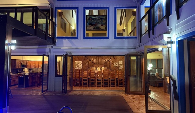 Casa Corazón - Spacious 6 Bedroom Beachfront Villa