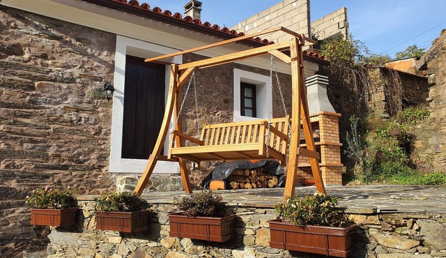 Casa Iris Cunqueiros In the heart of Cunqueiros Schist Village