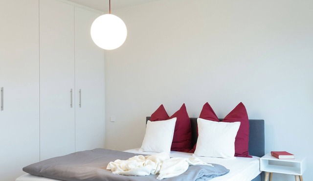 Central 2-room apartment with local art