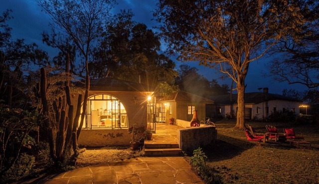 Charming 1-bedroom cottage on Lake Naivasha with private garden and wildlife views on the lake.