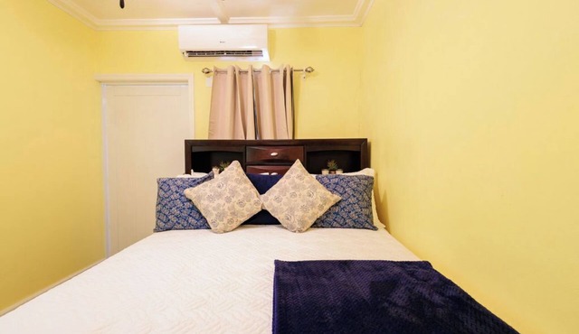 Charming 1-bedroom with WiFi, AC in lovely The Valley