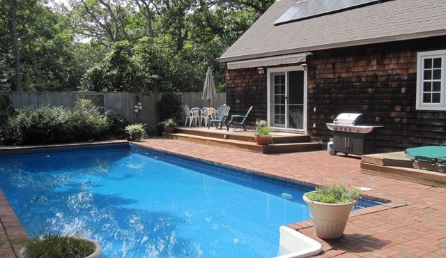Charming Hamptons Cape Cod - Pool, Hot Tub, Close to Harbor/Bay Beaches