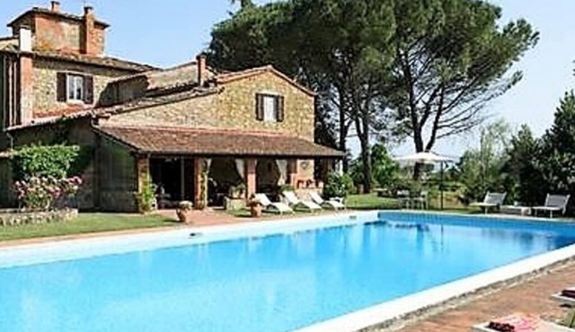 Charming spacious 1500s stone farmhouse with private pool