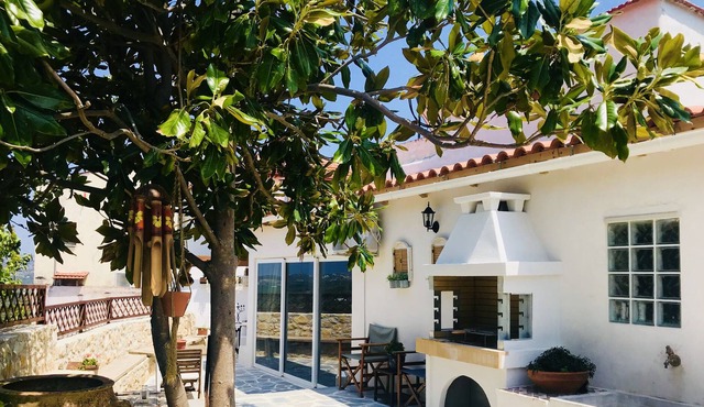 Charming studio Shamballa is in a traditional Cretan village.