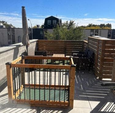 Chic 2BR Top Floor Retreat with Rooftop Near Subway