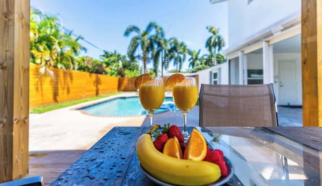Chic Pompano Getaway - Pool, Beach & Pickleball