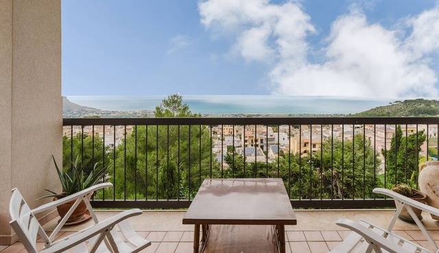 Ciciliana: Tranquility and Panoramic Views in Sicily