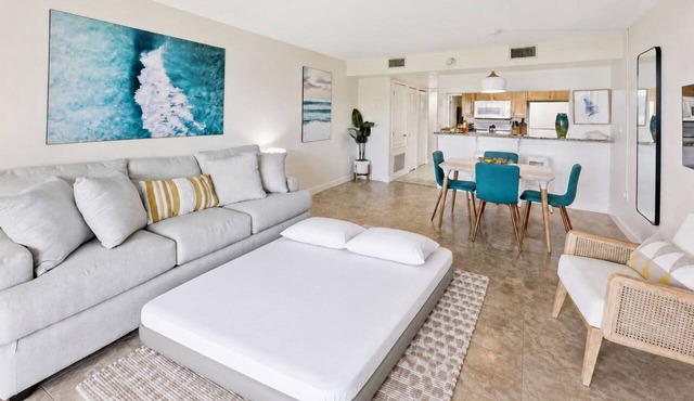 Coastal Paradise Heated Pool & 25 Steps to the Sand